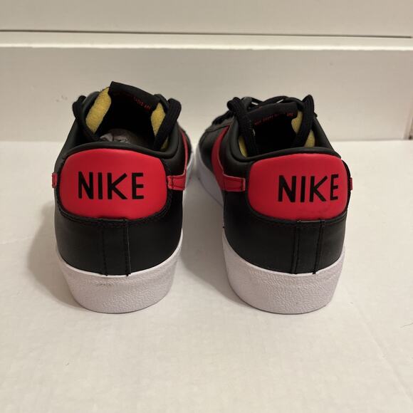 NIB Nike Blazer Low '77 Vintage Shoes Men's 11.5 Black University Red DA6364-002 - Picture 5 of 10